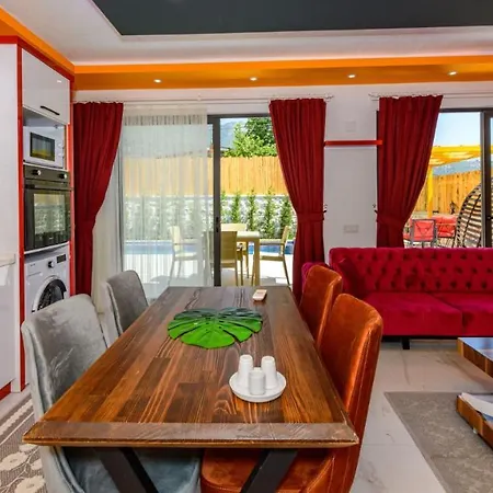 Zeytin Dali - Kalkan'da Jakuzili Balayi Villasi Villa Fethiye