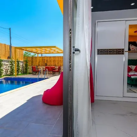 Zeytin Dali - Kalkan'da Jakuzili Balayi Villasi فتحية